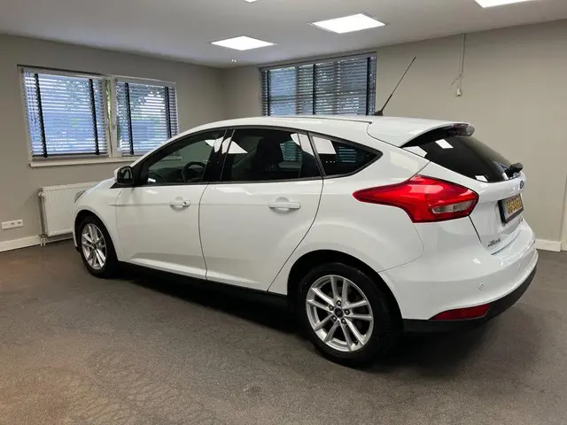 Ford Focus 1.0 Trend Edition PDC/NAVI/CLIMATE 2015 Benzine 6