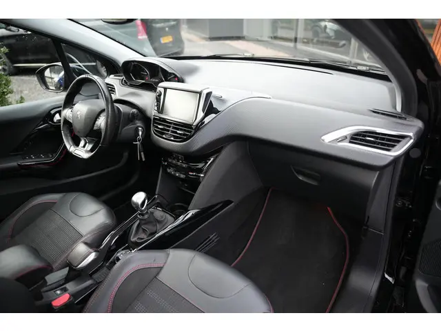 Peugeot 2008 1.2 PureTech GT-line 2018 Benzine 21