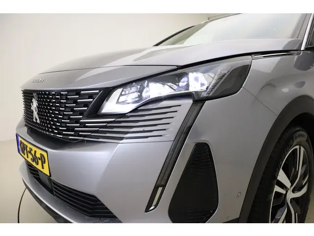 Peugeot 5008 1.2T 130pk GT 2023 Benzine 24