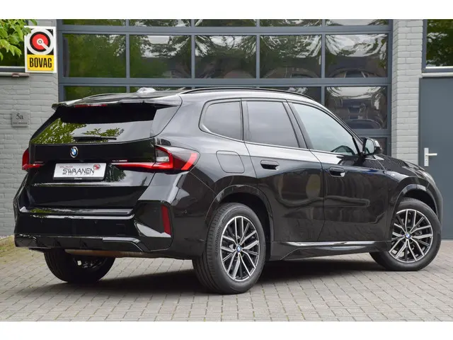 BMW X1 sDrive18i 2024 Benzine 6