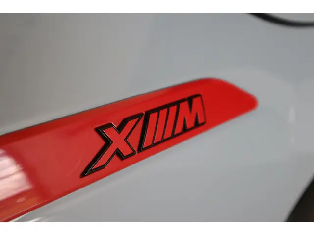 BMW XM Label Red 2024 Hybride Benzine 33