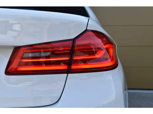 BMW 5 Serie 520i High Executive 2020 Benzine 9