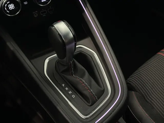 Renault Clio 1.3 TCe 130 EDC R.S. Line 2021 Benzine 23