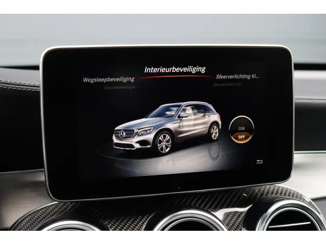 Mercedes-Benz GLC AMG 43 4MATIC | 2018 Benzine 28