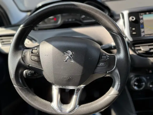 Peugeot 208 1.2 PureTech Urban Soul 2015 Benzine 18