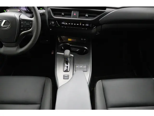Lexus UX 300h F SPORT Design 2024 Hybride Benzine 52