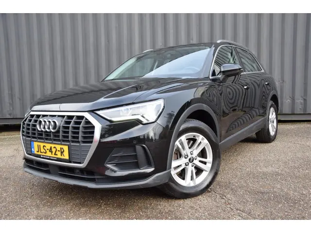 Audi Q3 45 TFSI e edition 2022 Hybride Benzine 2