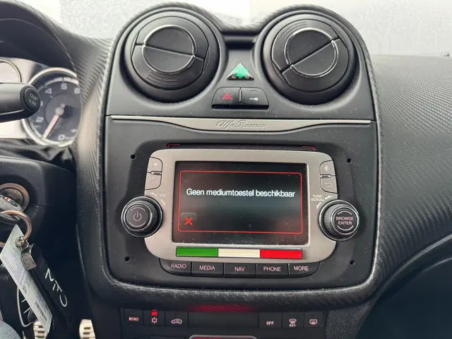 Alfa Romeo MiTo 0.9 TwinAir Exclusive 2016 Benzine 32