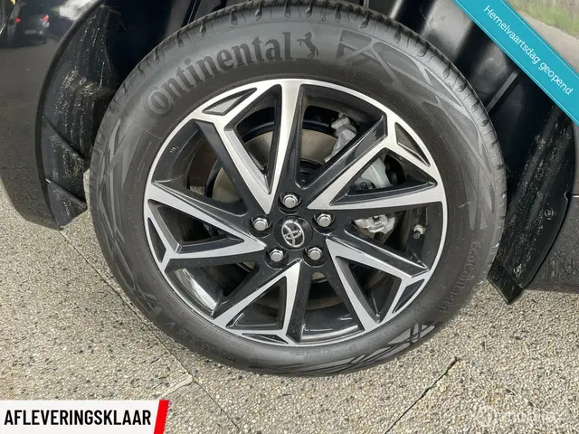 Toyota Yaris 1.5 Hybrid Style 2021 Hybride Benzine 32