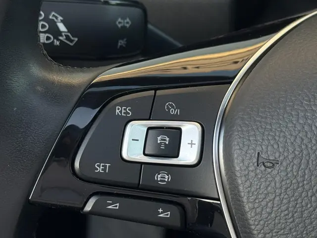 Volkswagen Golf 1.5 TSI Highline 2019 Benzine 35