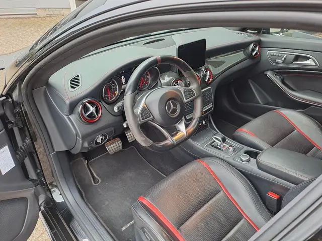 Mercedes-Benz CLA AMG 45 4MATIC 2016 Benzine 7
