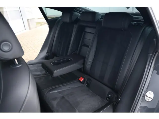 Volkswagen Arteon 2.0 TSI 190PK R-Line 2020 Benzine 23