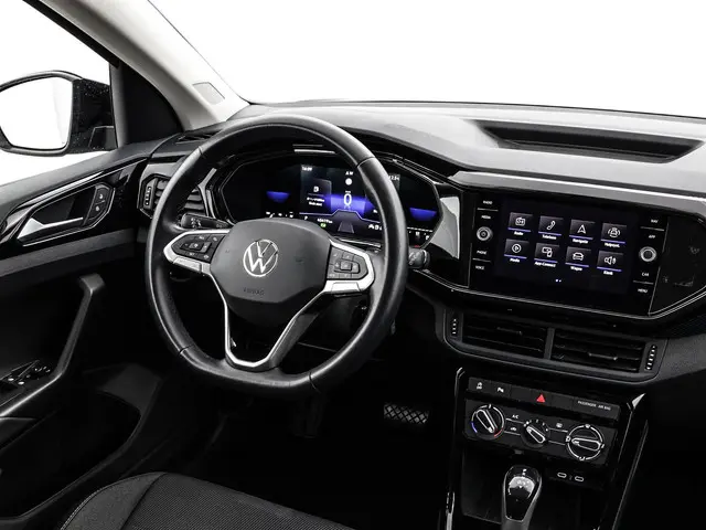 Volkswagen T-Cross 1.0TSI/110PK Life DSG 2022 Benzine 24