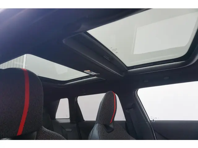 MINI 5-Deurs Cooper 2025 Benzine 9