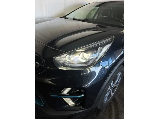 Kia e-Niro ExecutiveLine 64 kWh 2021 Elektrisch 4