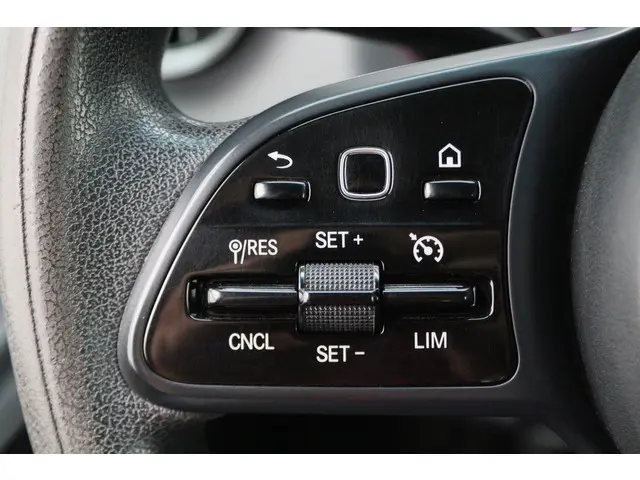 Mercedes-Benz Sprinter 214 2.2 CDI L1H1 2020 Diesel 33