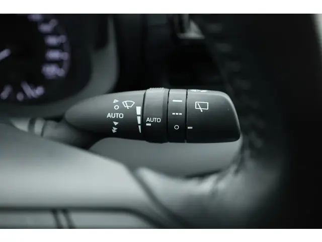 Toyota Yaris 1.5 Hybrid Active 2022 Hybride Benzine 16