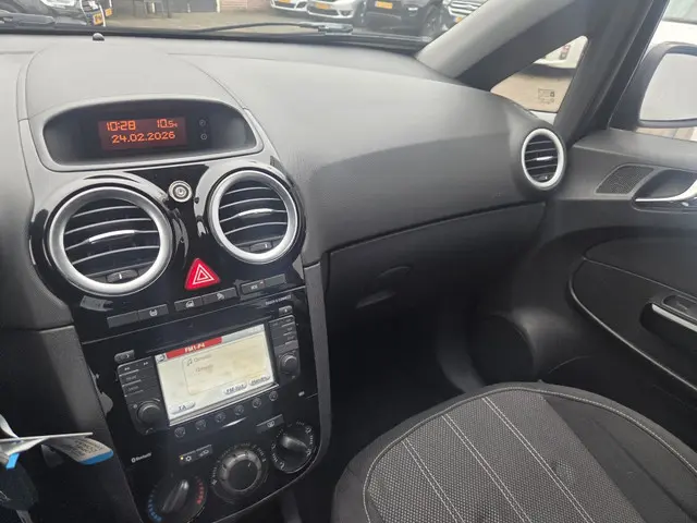 Opel Corsa 1.4-16V Design Ed 2014 Benzine 9