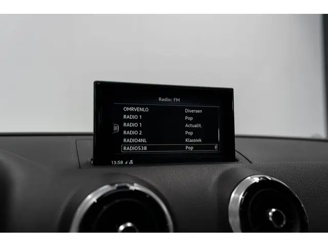 Audi S3 2.0 TFSI S3 quattro Pano B&O Camera 2017 Benzine 34