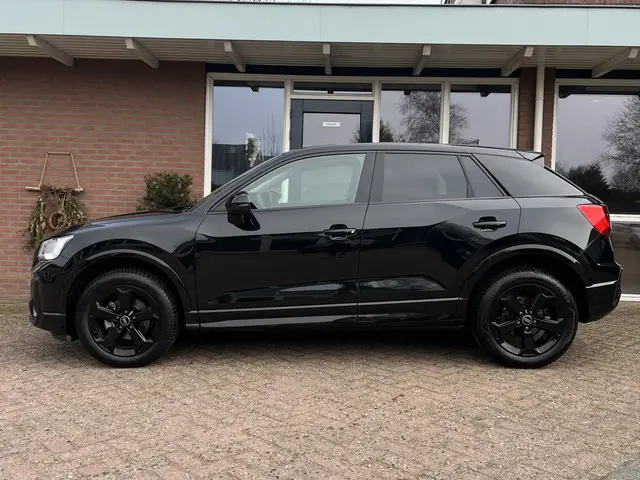 Audi Q2 35 TFSI S Edition 2025 Benzine 2