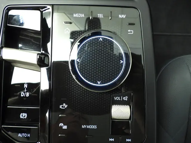 BMW iX xDrive40 2023 Elektrisch 36
