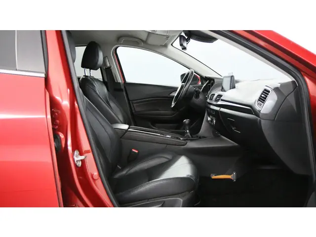 Mazda 3 2.0 SkyActiv-G 120 GT-M 2017 Benzine 17