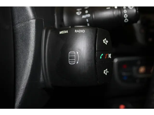Renault Scénic Xmod 1.2 TCe Bose 2013 Benzine 19