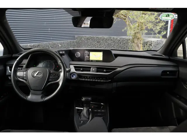 Lexus UX 250h Business Line 2020 Hybride Benzine 22