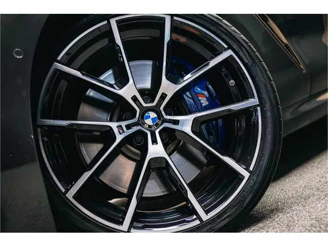BMW 8 Serie M850i xDrive High Executive 2019 Benzine 3