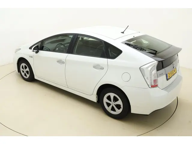 Toyota Prius 1.8 Plug-in Aspiration 2013 Hybride Benzine 4