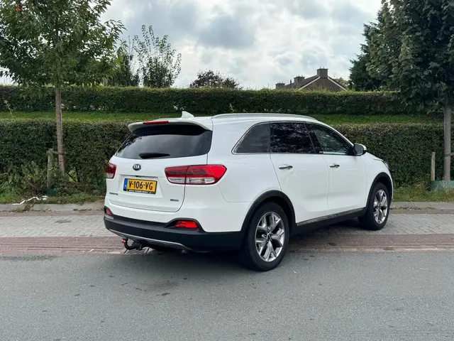 Kia Sorento 2.2 Automaat, Leer, Panodak,trekhaak 2015 Diesel 6
