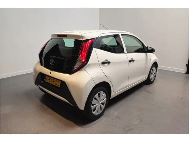 Toyota Aygo 1.0 VVT-i x-fun 2020 Benzine 7