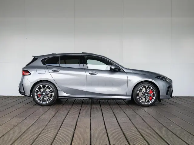 BMW 1 Serie 120 2025 Benzine 4