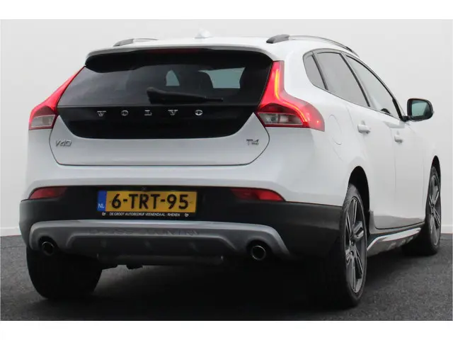 Volvo V40 Cross Country 1.6 T4 Momentum 2014 Benzine 19