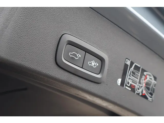 Volvo XC40 T5 Recharge R-Design 2020 Hybride Benzine 29