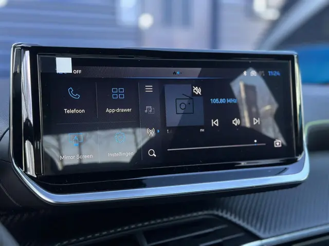 Peugeot 2008 1.2 Hybrid 145 GT 2026 Hybride Benzine 17