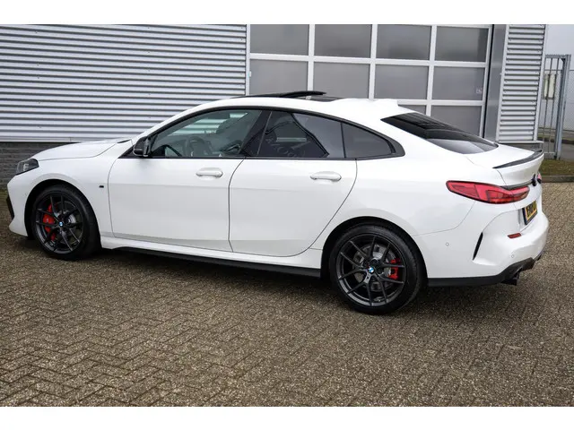 BMW 2 Serie Gran Coupé 218i M-Sport Pro 2023 Benzine 32