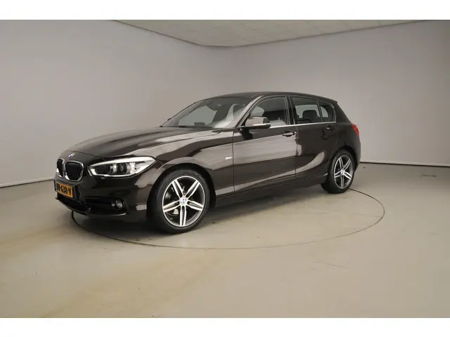 BMW 1 Serie 5-deurs 118i 2017 Benzine 40