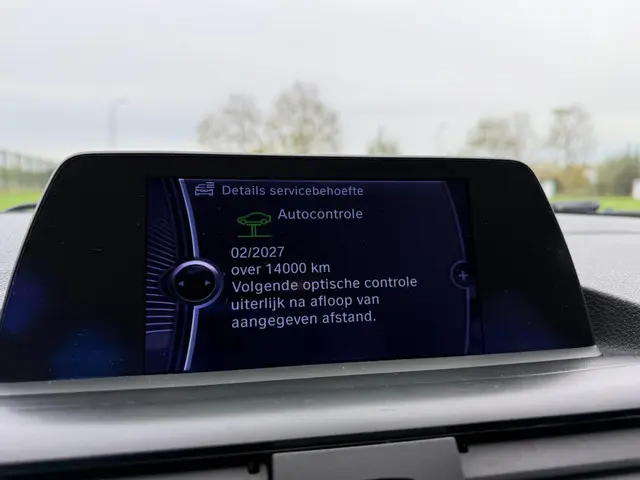 BMW 1 Serie 114i Business+ 2012 Benzine 17