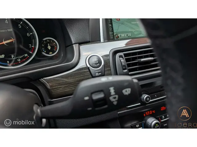 BMW 5 Serie 520i Luxury Line 2014 Benzine 24