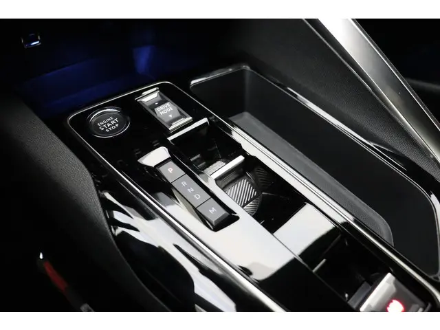 Peugeot 3008 1.2 Hybrid 136 GT 2024 Hybride Benzine 20