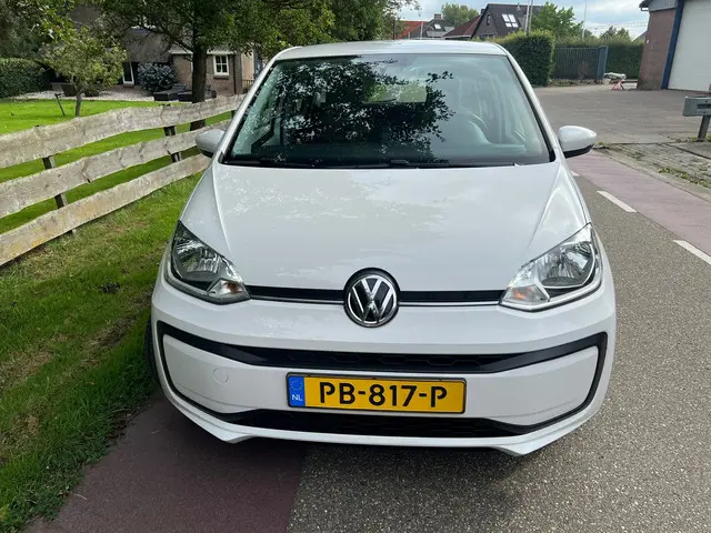 Volkswagen up! 1.0 BMT move up! 2017 Benzine 13