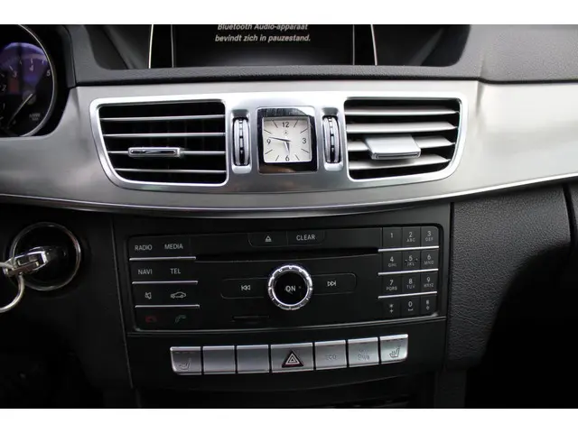 Mercedes-Benz E-Klasse 200 Edition AMG 2015 Benzine 16