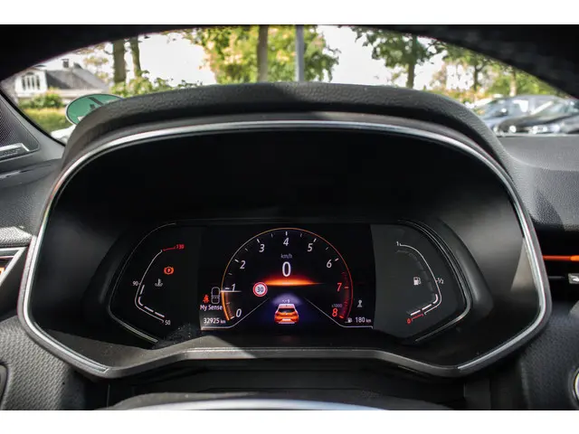 Renault Clio TCe 90 Intens 2021 Benzine 37