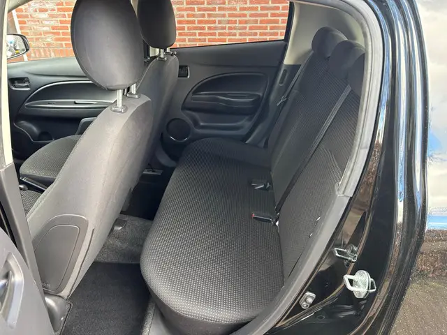 Mitsubishi Space Star 1.0 Bright 2015 Benzine 12