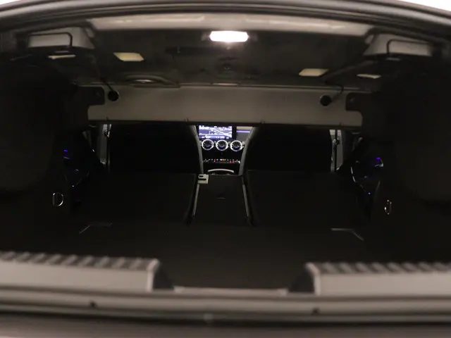 Mercedes-Benz CLA 180 AMG Line 2024 Hybride Benzine 32