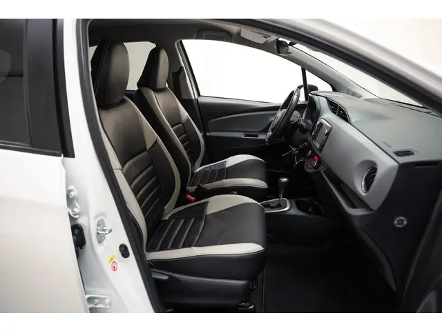 Toyota Yaris 1.3 VVT-i[5-Deurs Leder Navi] 2016 Benzine 35