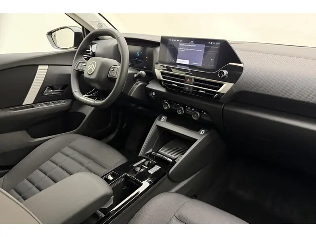 Citroën C4 Hybrid 145pk Plus 2025 Hybride Benzine 15