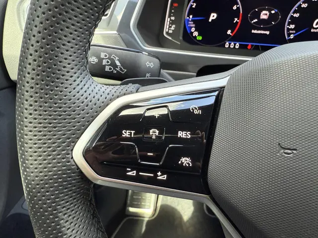 Volkswagen Tiguan 1.5 TSI R-Line Business+ 2022 Benzine 16