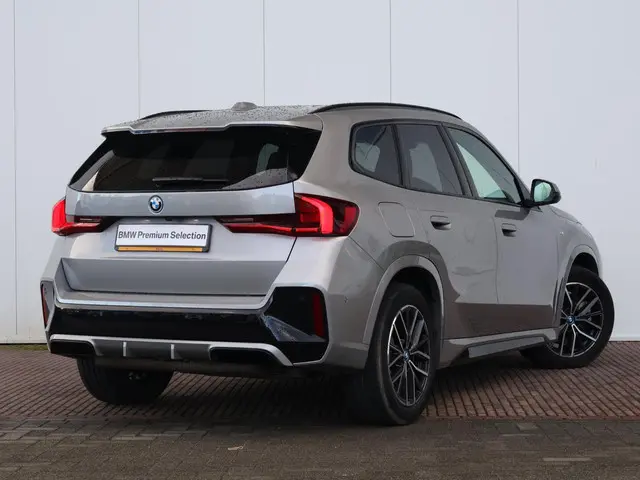 BMW X1 xDrive25e 2025 Hybride Benzine 7